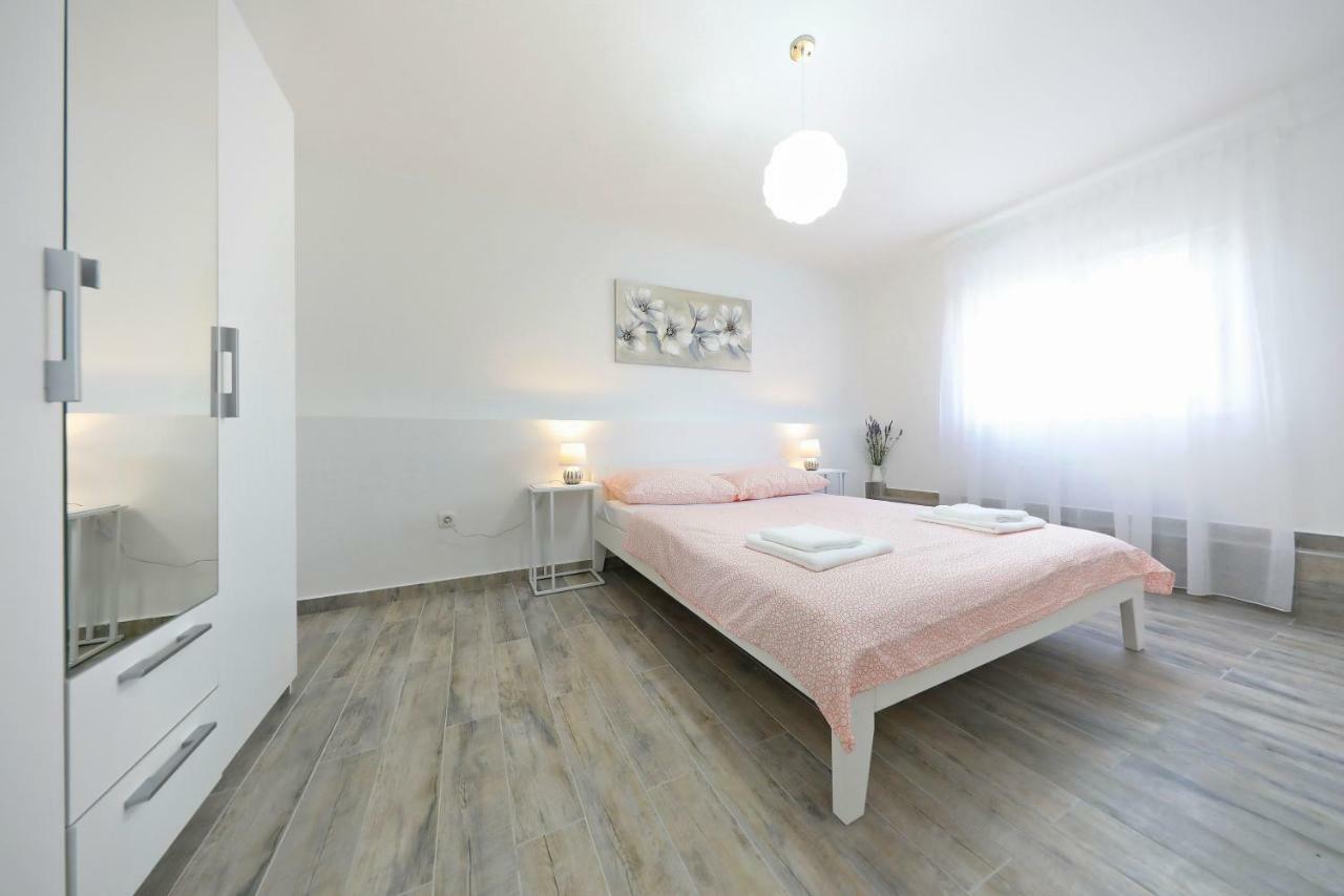 Apartmani Neva, Pridraga Εξωτερικό φωτογραφία