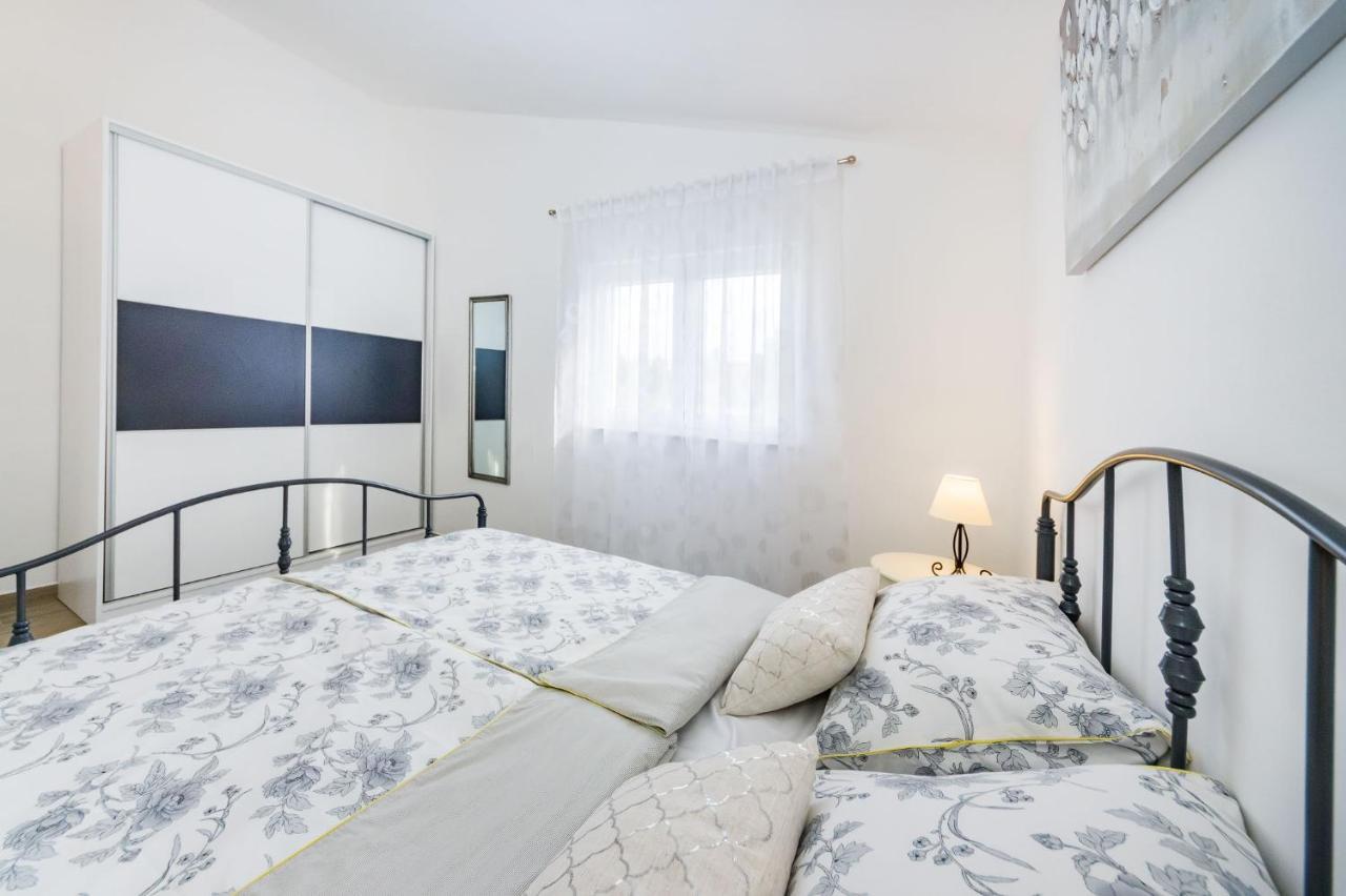 Apartmani Neva, Pridraga Εξωτερικό φωτογραφία