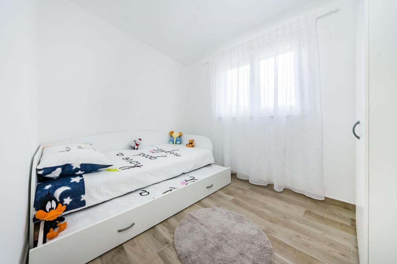 Apartmani Neva, Pridraga Εξωτερικό φωτογραφία